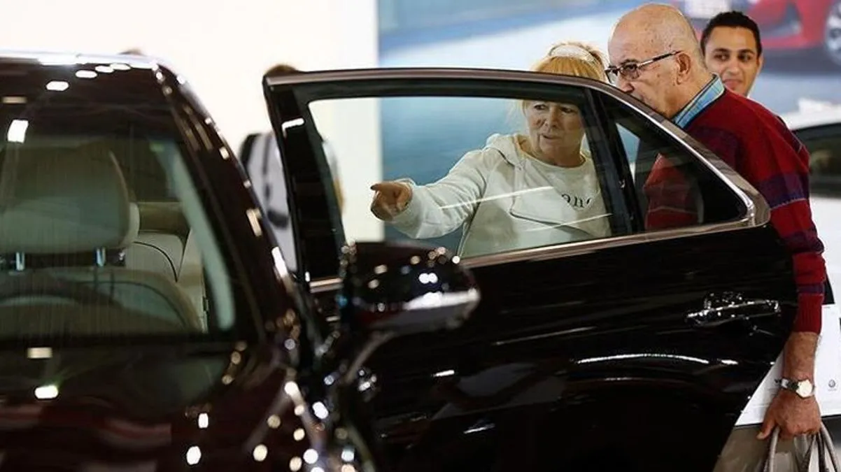 Sıfır otomobilde rüzgar tersine döndü! Firmalardan yüzde 25'e varan indirim