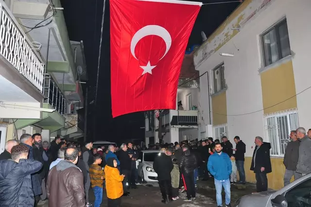 2 yıl önce annesini kaybetmişti! Askeri kıyafetle paylaştığı fotoğraftaki yazı kahretti - Sayfa 2