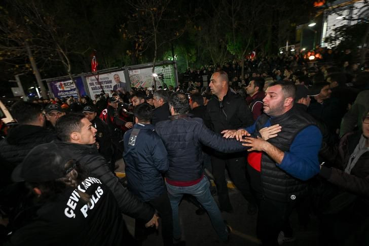 Manisa'daki şehit cenazesinde CHP Genel Başkanı Özgür Özel'e tepki! - Sayfa 6