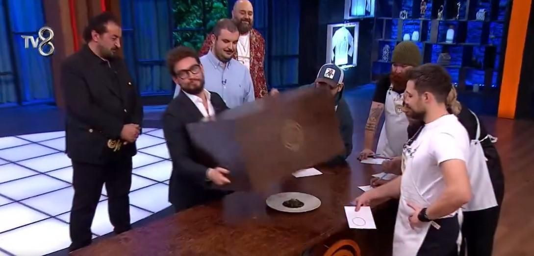 MasterChef'te sürpriz isim ceketi giydi! Kimse beklemiyordu - Sayfa 3