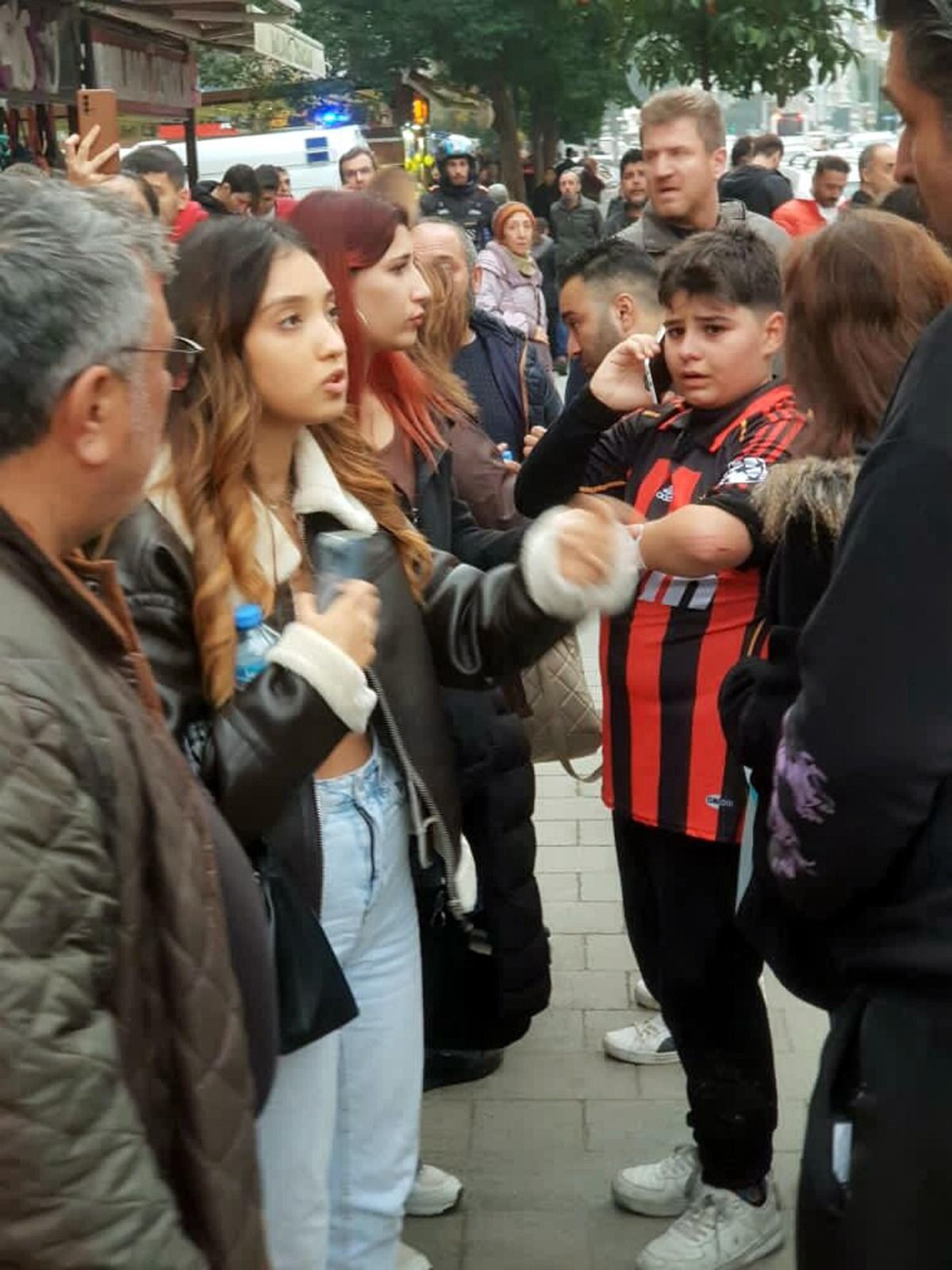 İzmir'de metroda yürüyen merdiven kazası! Yaralılar var - Sayfa 1