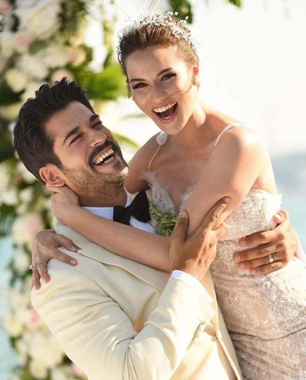 Burak Özçivit ve Fahriye Evcen'den yeni reklam anlaşması! Rakamı duyanın ağzı açık kalıyor... - Sayfa 7