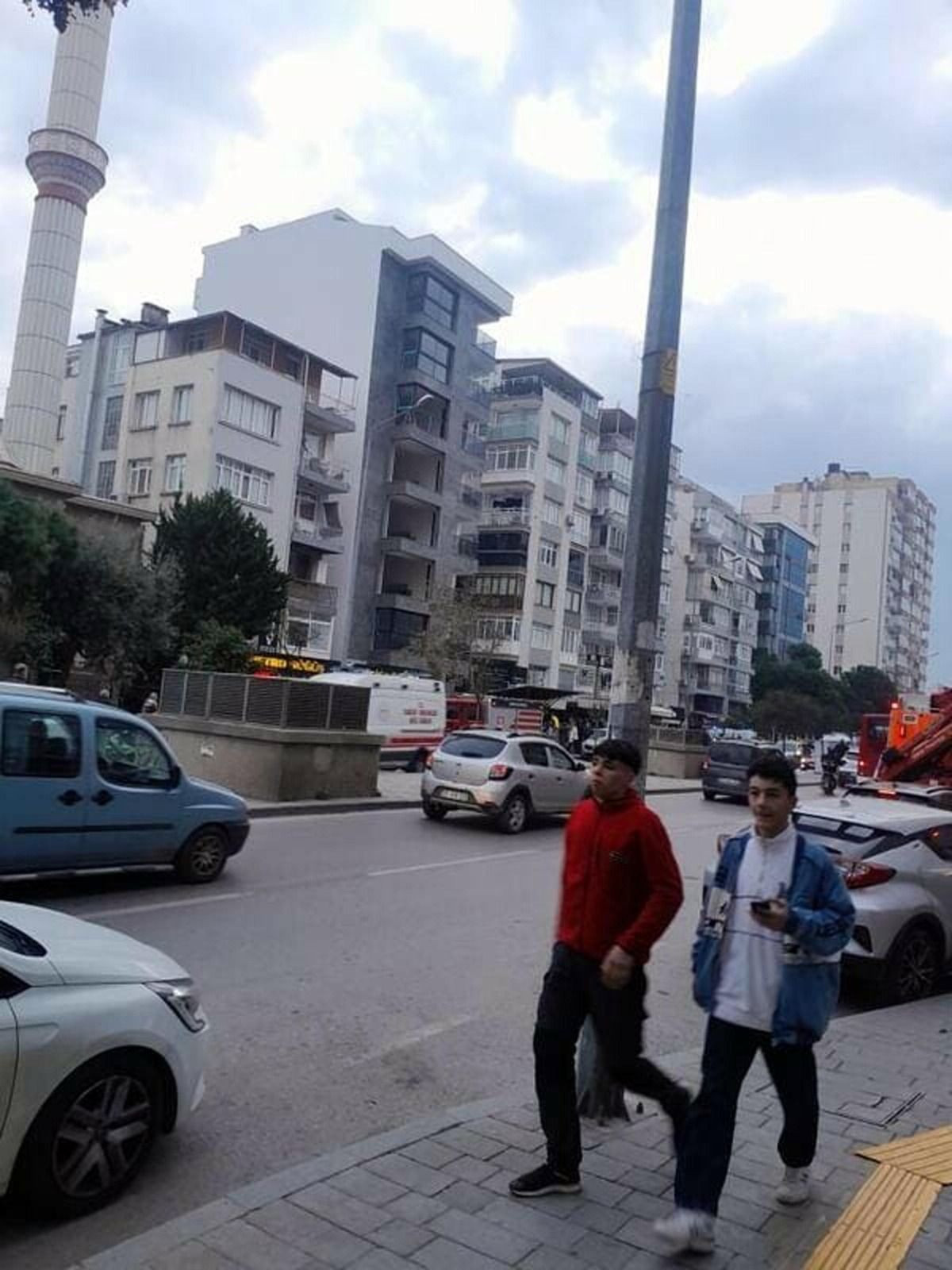 İzmir'de metroda yürüyen merdiven kazası! Yaralılar var - Sayfa 8