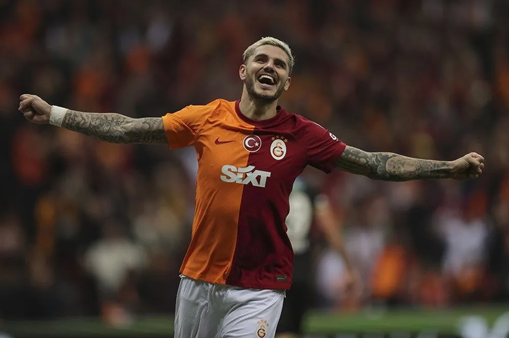 Galatasaray efsanesinden Mauro Icardi'ye tepki: Kayak yapıyor, denize giriyor! - Sayfa 2