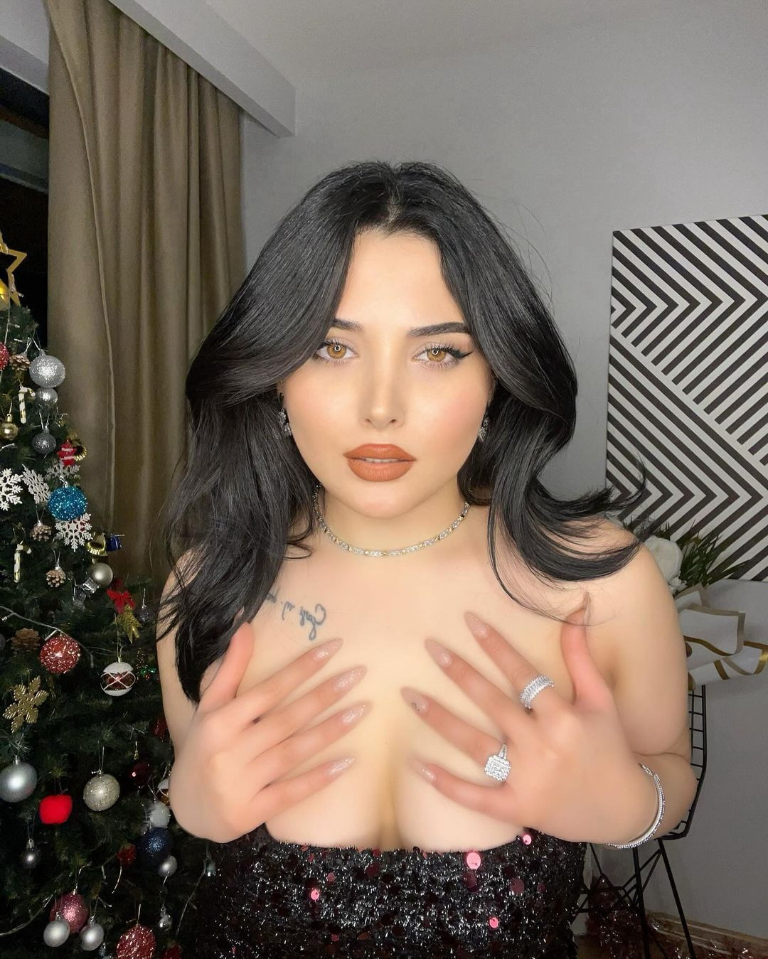 Onlyfans fenomenine tutuklama! Müstehcen içeriklerde “çocuk” detayı - Sayfa 17