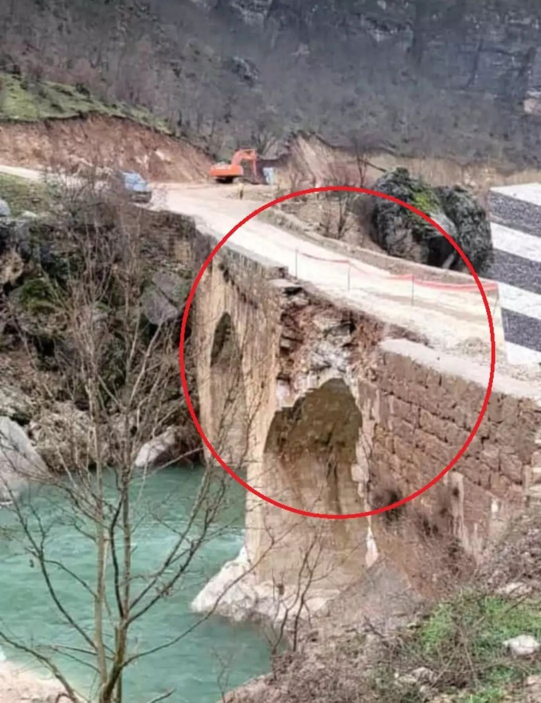 Diyarbakır'da dinamit skandalı: Tarihi köprü zarar gördü - Sayfa 7