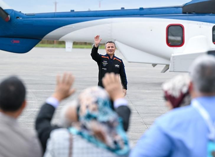 Alper Gezeravcı'yı taşıyan roket uzaya fırlatıldı İşte kapsülün içinden ilk görüntü… - Sayfa 5