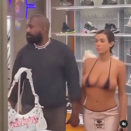 Kanye West'in eşi mini bikini üstüyle alışverişe çıktı! Görenler dönüp bir daha baktı - Sayfa 2