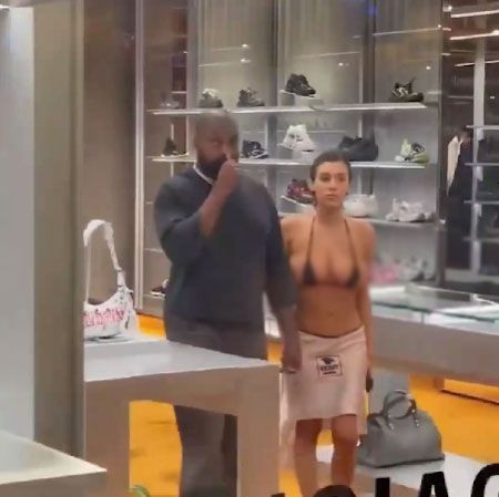 Kanye West'in eşi mini bikini üstüyle alışverişe çıktı! Görenler dönüp bir daha baktı - Sayfa 3