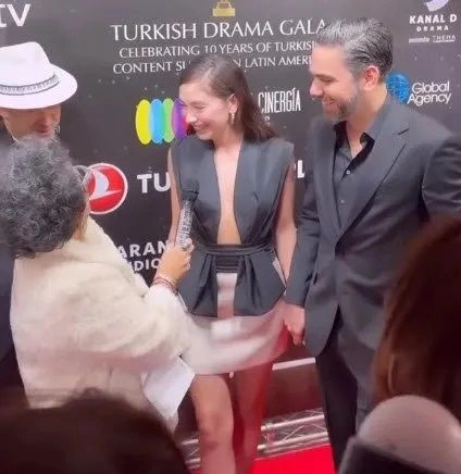 Neslihan Atagül'ün yatak pozu olay oldu - Sayfa 9