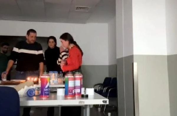 Fabrikadaki rehine krizine doğum günü arası! Görüntüler içeriden paylaşıldı - Sayfa 5