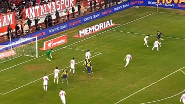 Herkes ağzı açık izledi! Fenerbahçeli yıldızın attığı gol çok konuşulur - Sayfa 3