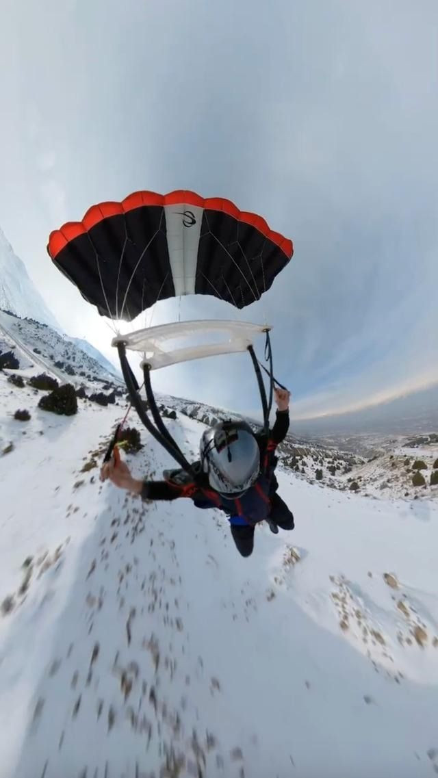 220 km hız yaptı! 'Yarasa adam uçuşu' nefes kesti - Sayfa 3