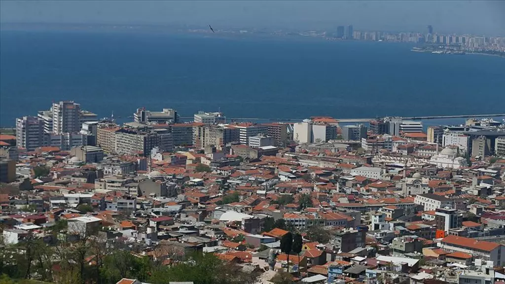 İzmir'de şaşkınlık uyandıran seçim anketi: CHP eridi, fark kapanmak üzere! - Sayfa 2