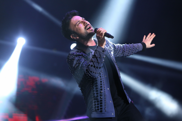 Megastar Tarkan'dan hükümete sert eleştiri! Sembol fotoğraf üzerinden vurdu - Sayfa 2