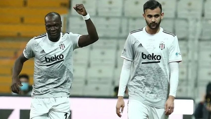 Beşiktaş'ın 3 yıldızına taraftarlardan şok tepki! Sahaya adım atar atmaz neye uğradığını şaşırdılar - Sayfa 1