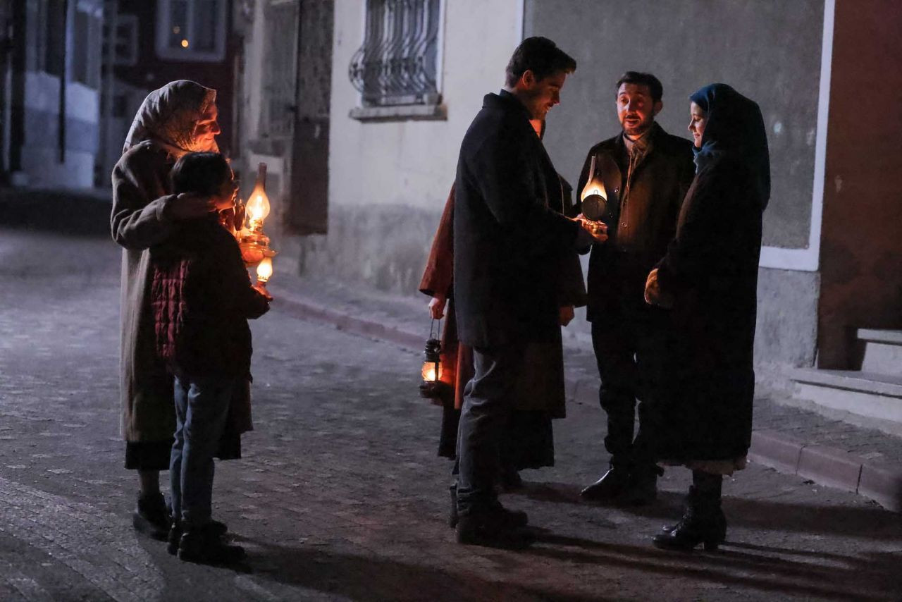 Hangi yapım zirveye adını yazdırdı? İşte 24 Şubat Cumartesi reyting sonuçları... - Sayfa 7