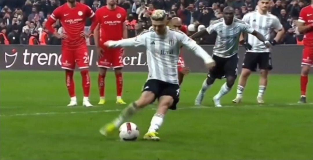 Sahalarda ender görülen olay! Beşiktaş'ın penaltısı neden geçerli sayılmadı? - Sayfa 10