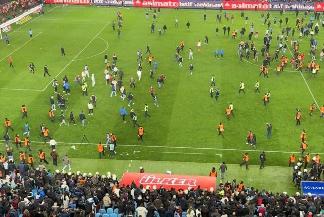 CHP'li Suiçmez, Trabzonspor toplantısında Bakan Tunç'un adını verdi; AKP'li aday salonu terk etti - Sayfa 5