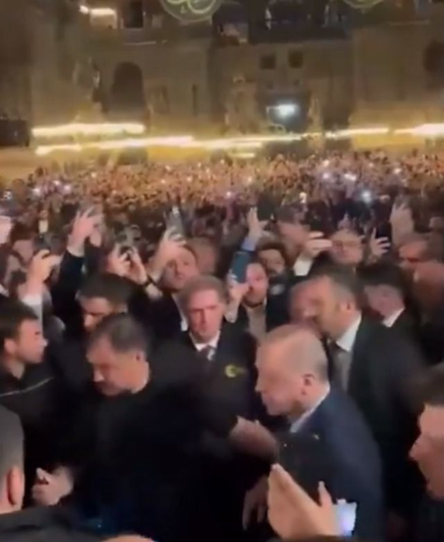 Erdoğan'la Murat Kurum, seçim öncesi Ayasofya'da! Vatandaşlardan yoğun ilgi - Sayfa 1