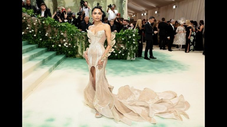 Met Gala'nın 'gizemli kadını' TikTok'ta viral oldu! Elbisesiyle interneti kasıp kavurdu - Sayfa 6