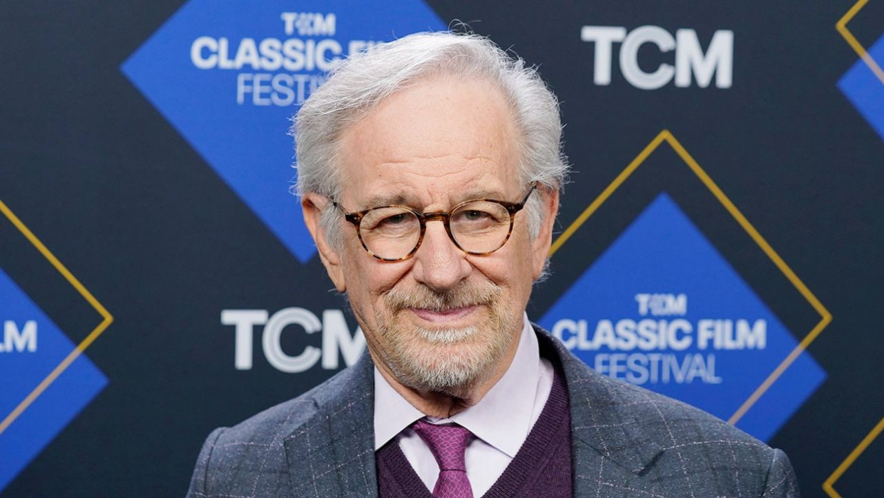 Steven Spielberg UFO'lara da el atacak! Üç Oscar ödüllü yönetmen UFO filmi için hazırlıklara başladı - Sayfa 3