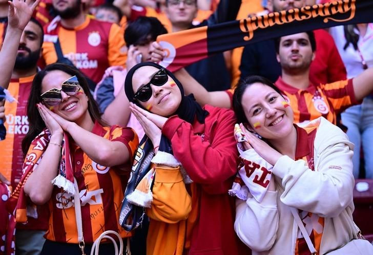 Rams Park'ta tarihi anlar! Şampiyon Galatasaray, 2 kupa birden kaldırdı - Sayfa 8