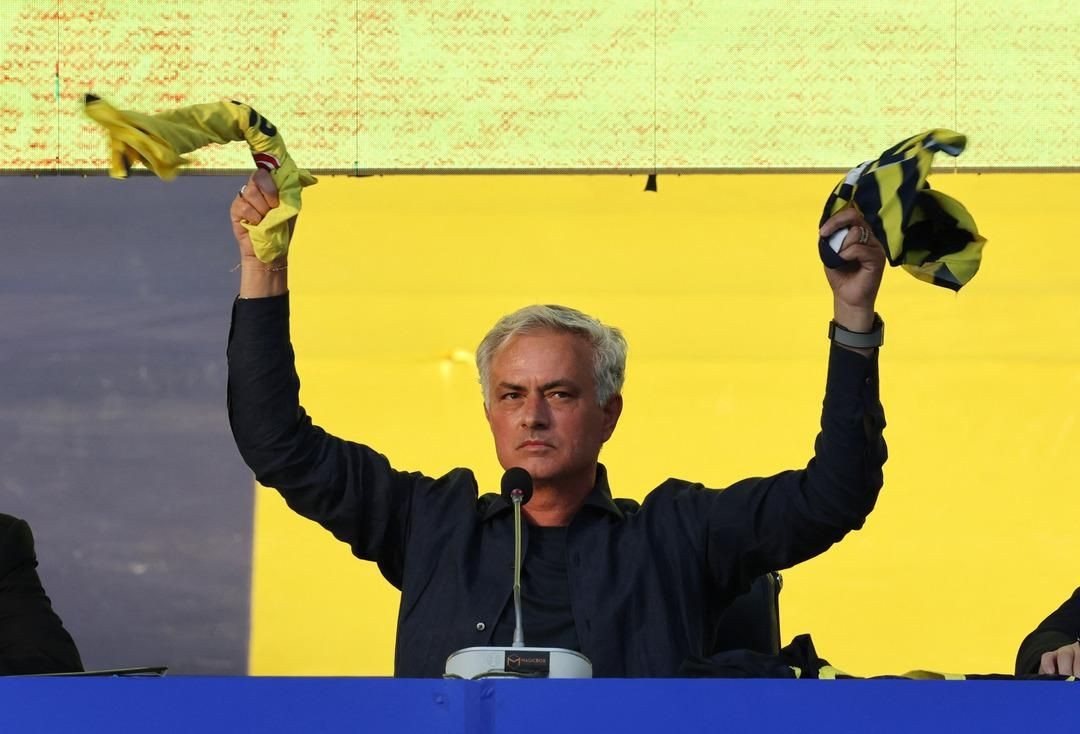 Fenerbahçe'nin yeni hocası Jose Mourinho imzayı attı! "Ben artık size aitim" - Sayfa 32