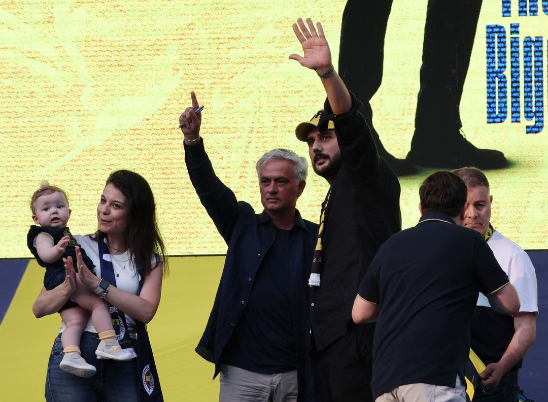 Fenerbahçe'nin yeni hocası Jose Mourinho imzayı attı! "Ben artık size aitim" - Sayfa 38