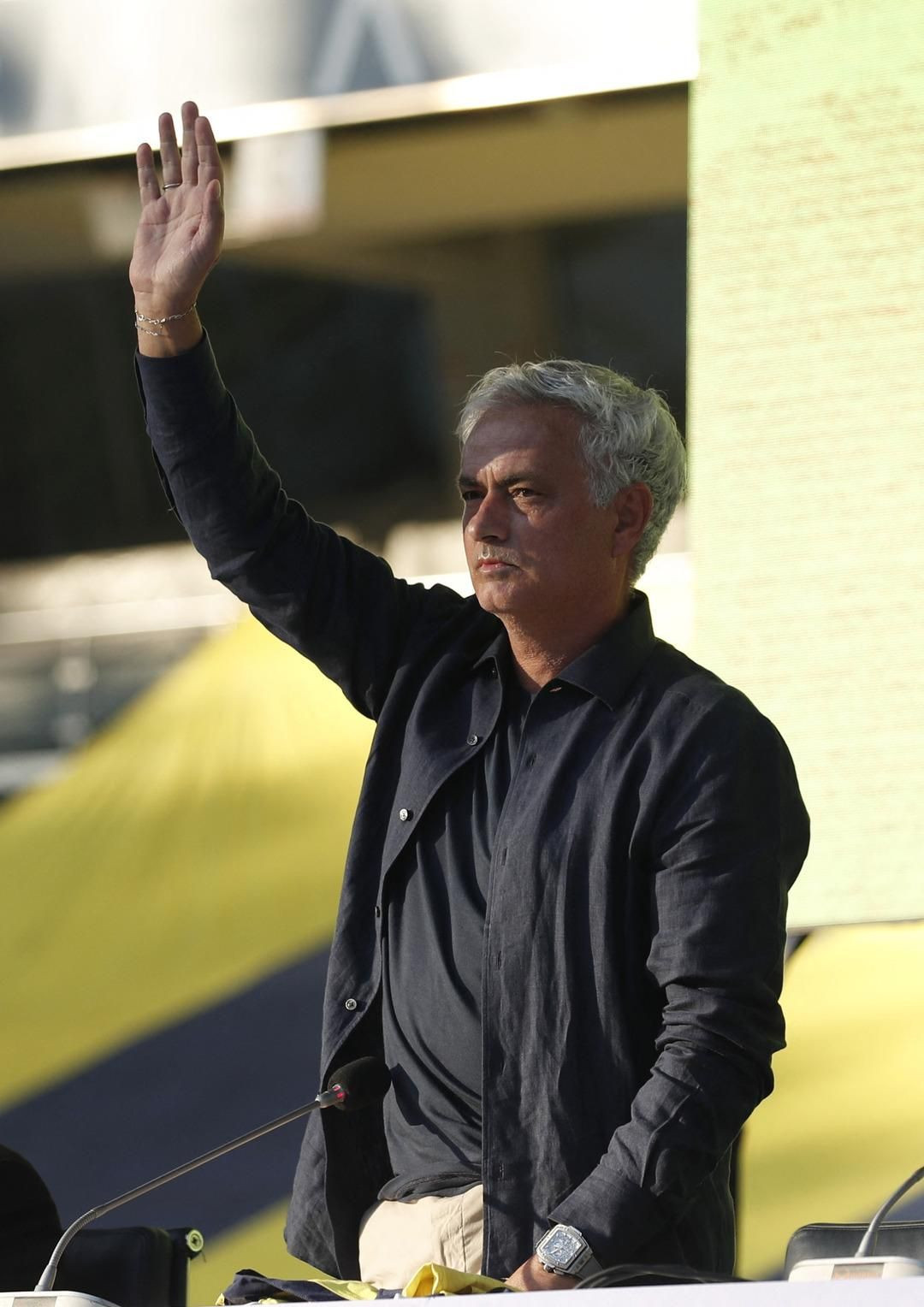 Fenerbahçe'nin yeni hocası Jose Mourinho imzayı attı! "Ben artık size aitim" - Sayfa 25