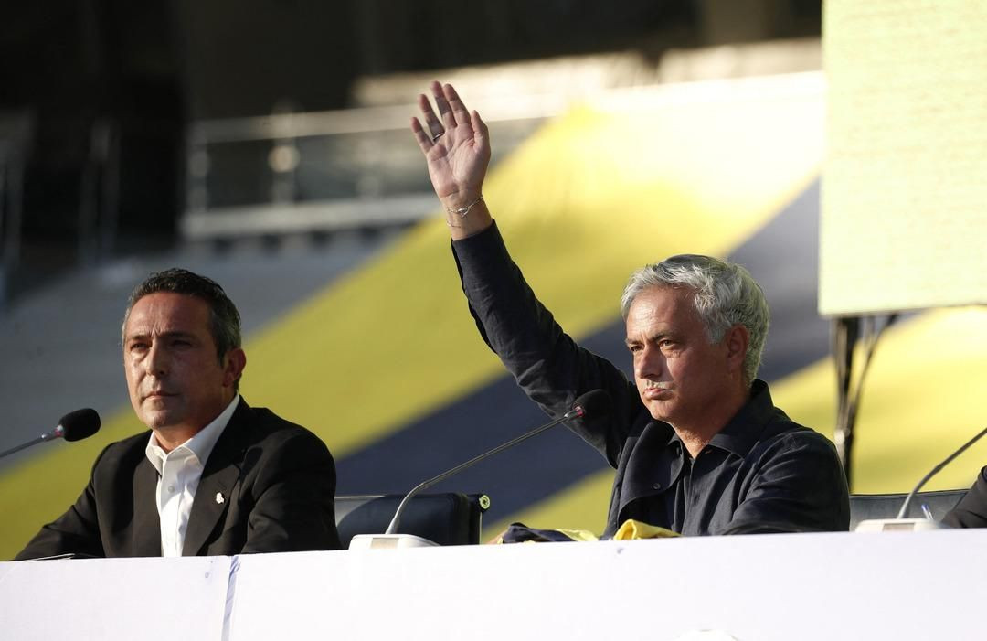 Fenerbahçe'nin yeni hocası Jose Mourinho imzayı attı! "Ben artık size aitim" - Sayfa 27