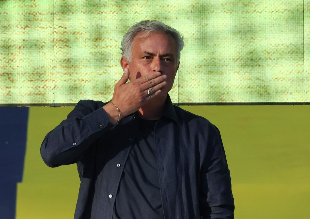 Fenerbahçe'nin yeni hocası Jose Mourinho imzayı attı! "Ben artık size aitim" - Sayfa 28