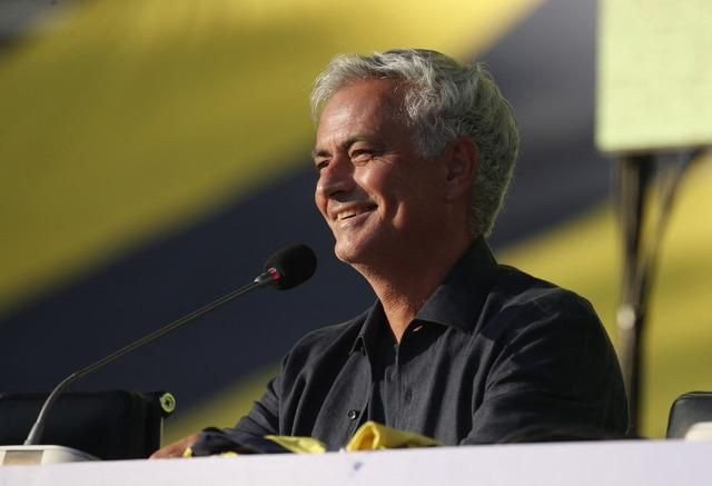 Fenerbahçe'nin yeni hocası Jose Mourinho imzayı attı! "Ben artık size aitim" - Sayfa 11