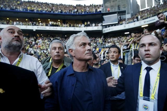 Fenerbahçe'nin yeni hocası Jose Mourinho imzayı attı! "Ben artık size aitim" - Sayfa 9