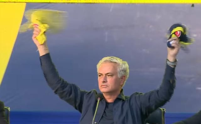 Fenerbahçe'nin yeni hocası Jose Mourinho imzayı attı! "Ben artık size aitim" - Sayfa 3