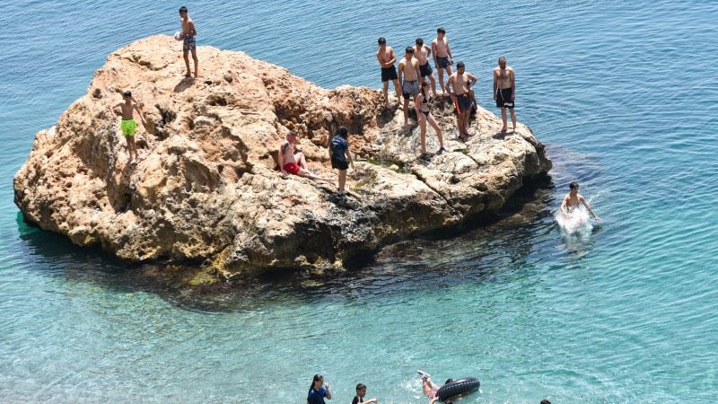 Antalya'da sıcaklık 43,7 dereceyi gördü, plajlar doldu - Sayfa 4