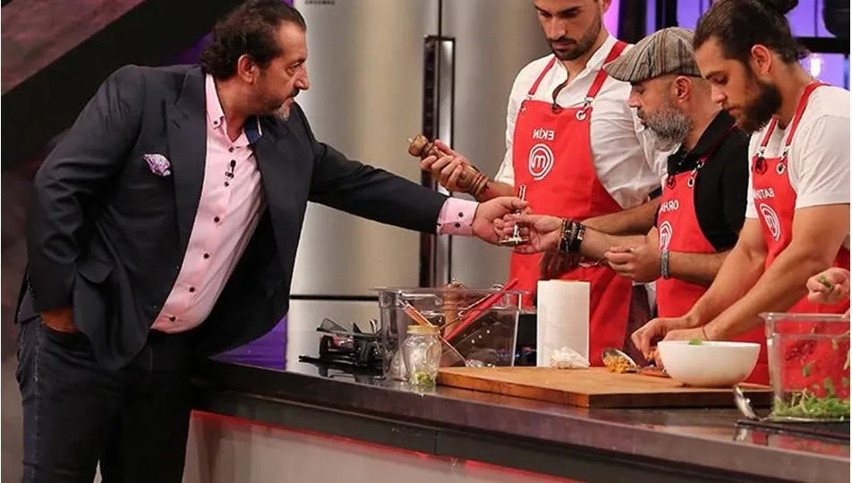 MasterChef jürisi Mehmet Yalçınkaya eline ne olduğunu açıkladı! Meğer hikaye bambaşkaymış - Sayfa 5