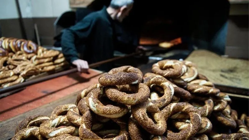 499 TL'lik simit tabağı sosyal medyada olay yarattı: "5 kişilik aile gitsen maaş bitti"