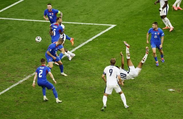 Bellingham yine yapacağını yaptı! Uzun yıllar unutulmayacak... EURO 2024'ün en muazzam golü atıldı - Sayfa 2