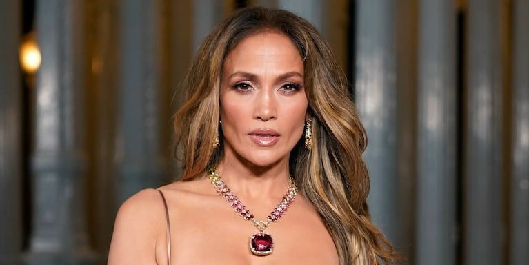 Jennifer Lopez soyundu, Instagram karıştı: Buna bir son verin - Sayfa 1