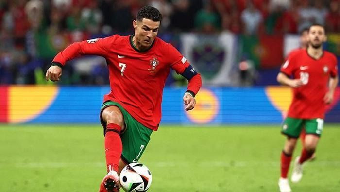 Ronaldo'nun neden futbolu bırakmadığı ortaya çıktı! ''Bu yüzden pes etmiyor'' - Sayfa 8