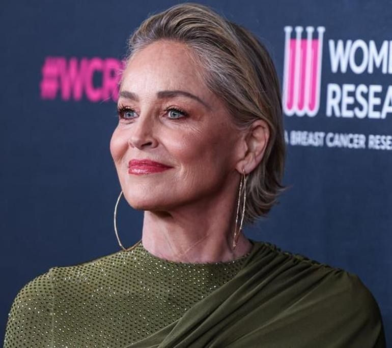 Sharon Stone yıllara meydan okuyor! Üstsüz paylaşımıyla sosyal medyayı salladı... - Sayfa 2