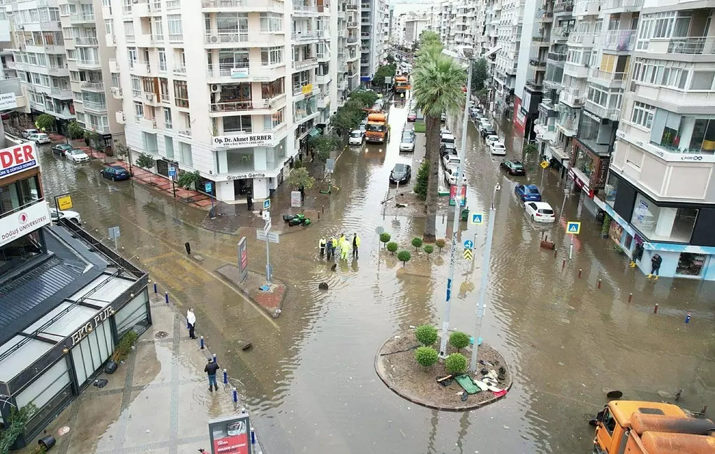 Uzman isimden İzmir'e korkutan deprem uyarısı! 'Deniz kentin içerisine girecek!' - Sayfa 10