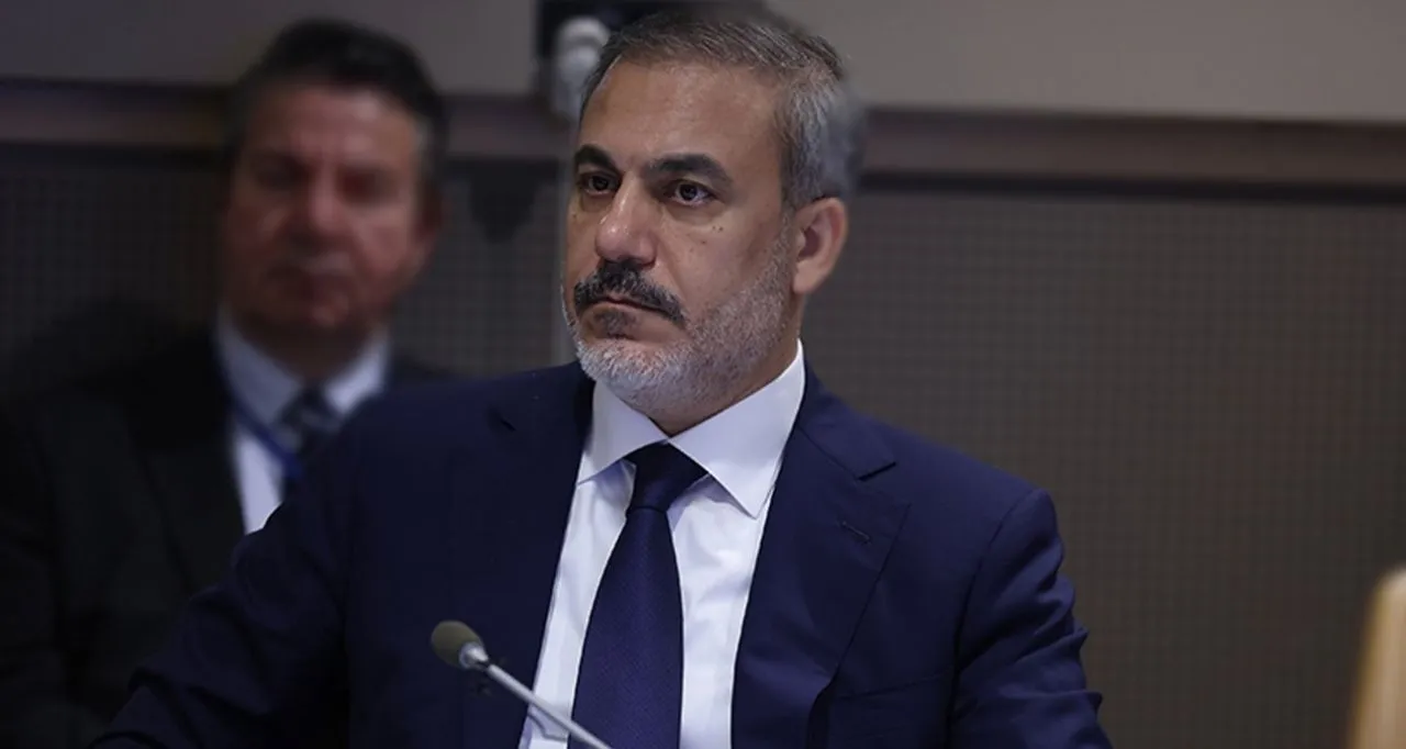 Hakan Fidan'a benzeyen simitçi gerçek mi? Fotoğrafın arkasındaki şaşırtan gerçek ortaya çıktı!
