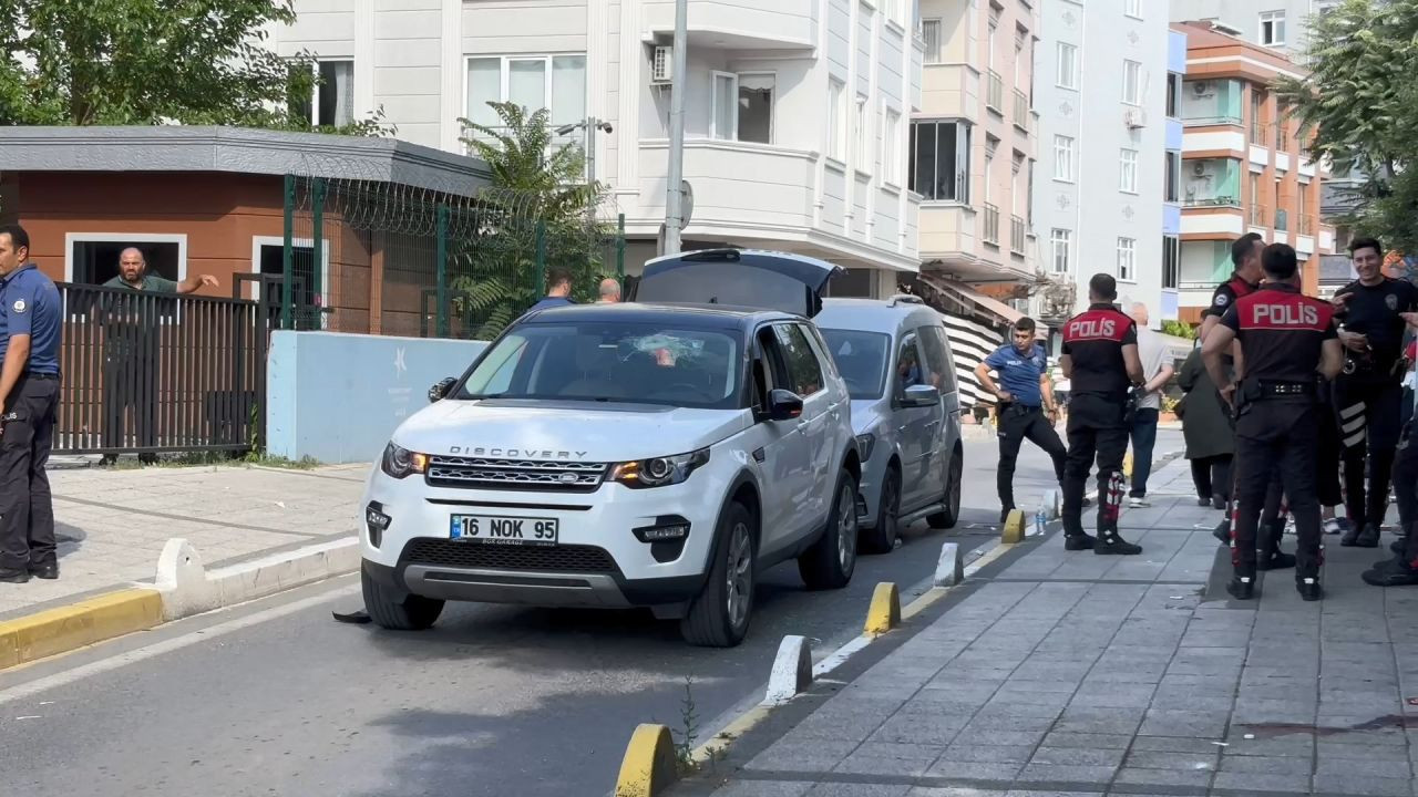 İstanbul'un göbeğinde silahlı çatışma! Çok sayıda yaralı var - Sayfa 6