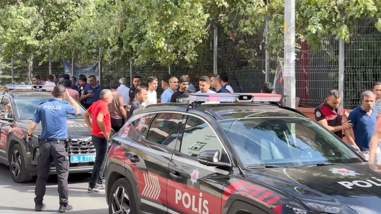 İstanbul'un göbeğinde silahlı çatışma! Çok sayıda yaralı var - Sayfa 11