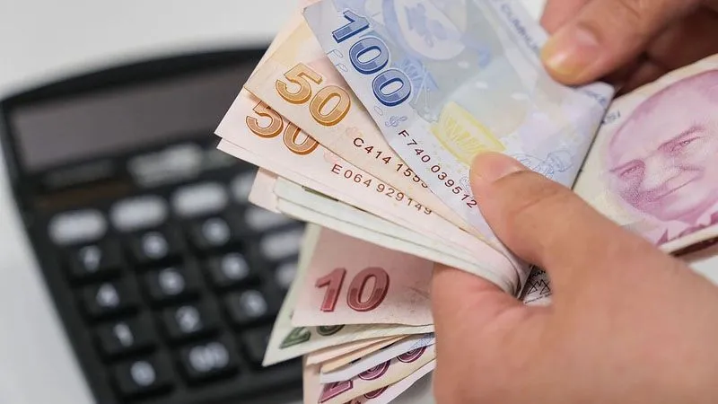 Emeklilere zam farkı hesaplara yatırılacak: Kime ne kadar ödenecek?