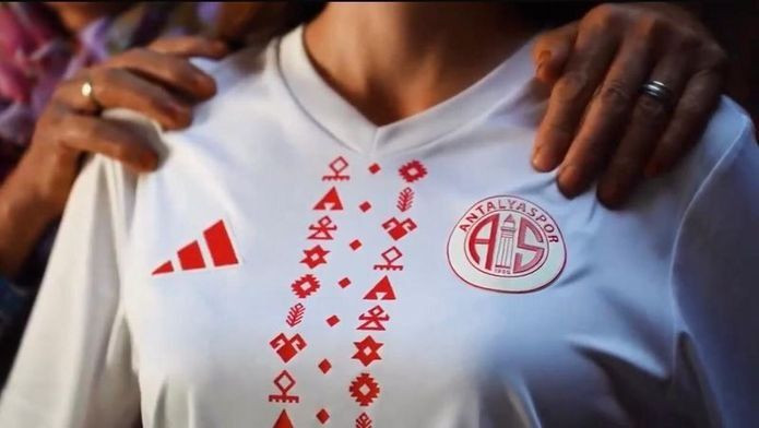 Antalyaspor'un forma tanıtımı sosyal medyayı kasıp kavurdu! Rekor beğeni aldı... - Sayfa 9