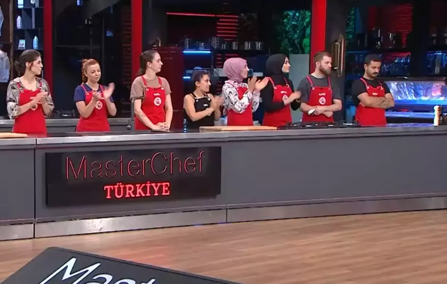 MasterChef'te 5. ve 6. eleme adayı belli oldu! Kırmızı takım kaptanı sinir krizi geçirdi - Sayfa 3