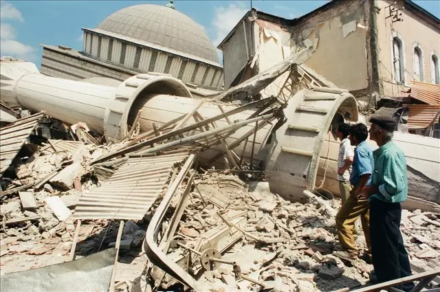 Övgün Ahmet Ercan'dan İstanbul depremi uyarısı: En riskli ilçeleri sıraladı - Sayfa 11